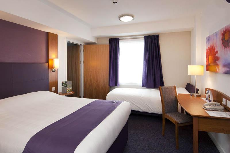 Premier Inn Coventry East Buitenkant foto